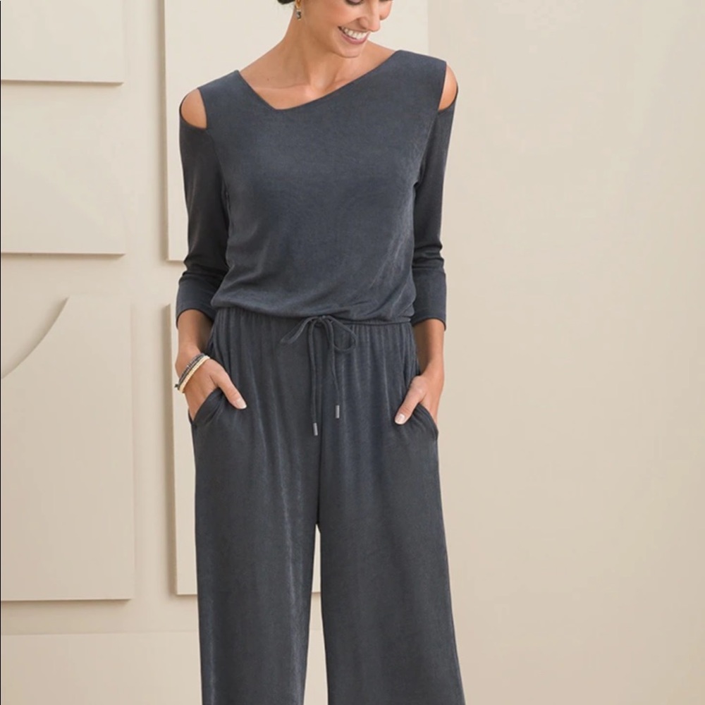 Chicos Travelers Jumpsuit Size 2 (Size L-12) NWOT